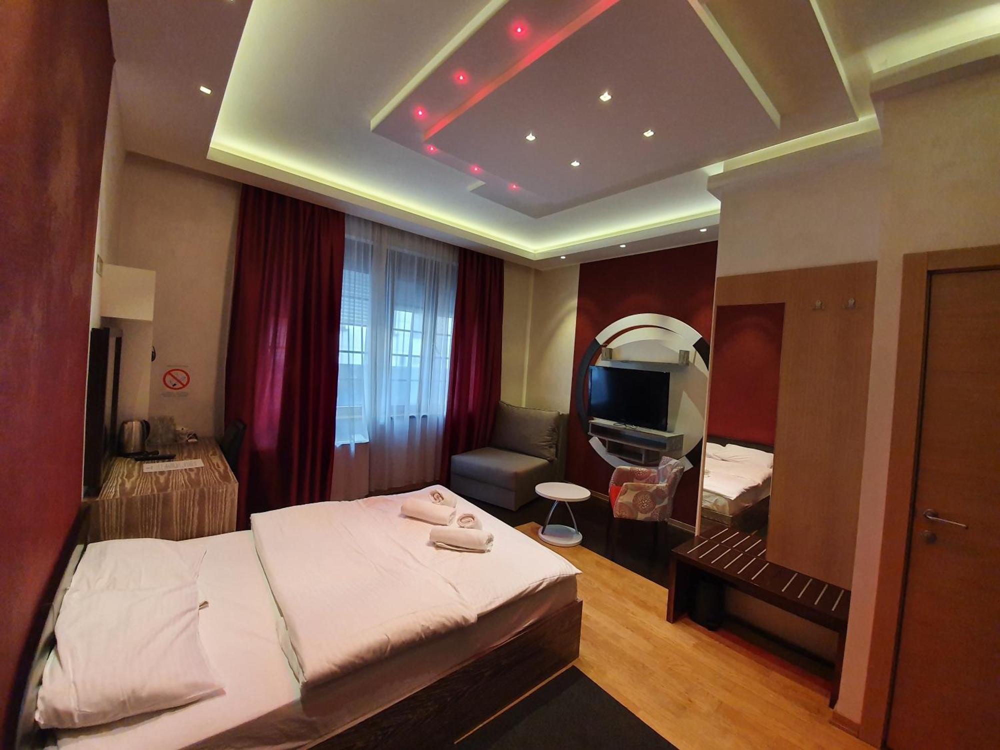 Privilege Suites By Central Park Beograd Værelse billede