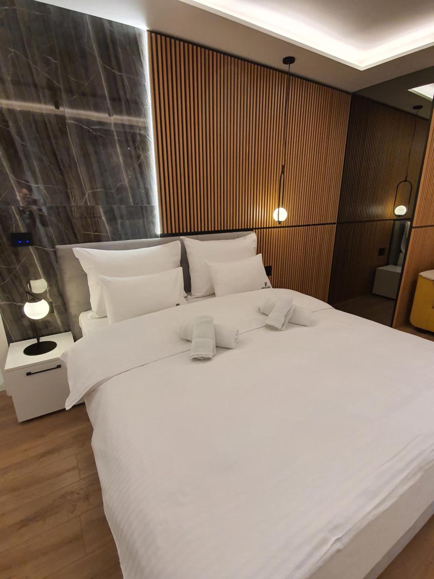 Privilege Suites By Central Park Beograd Værelse billede
